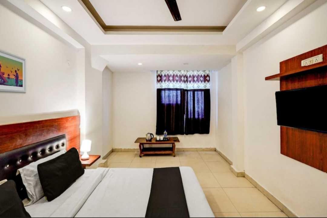 Hotel O Anshu B&B Neu-Delhi Exterior foto