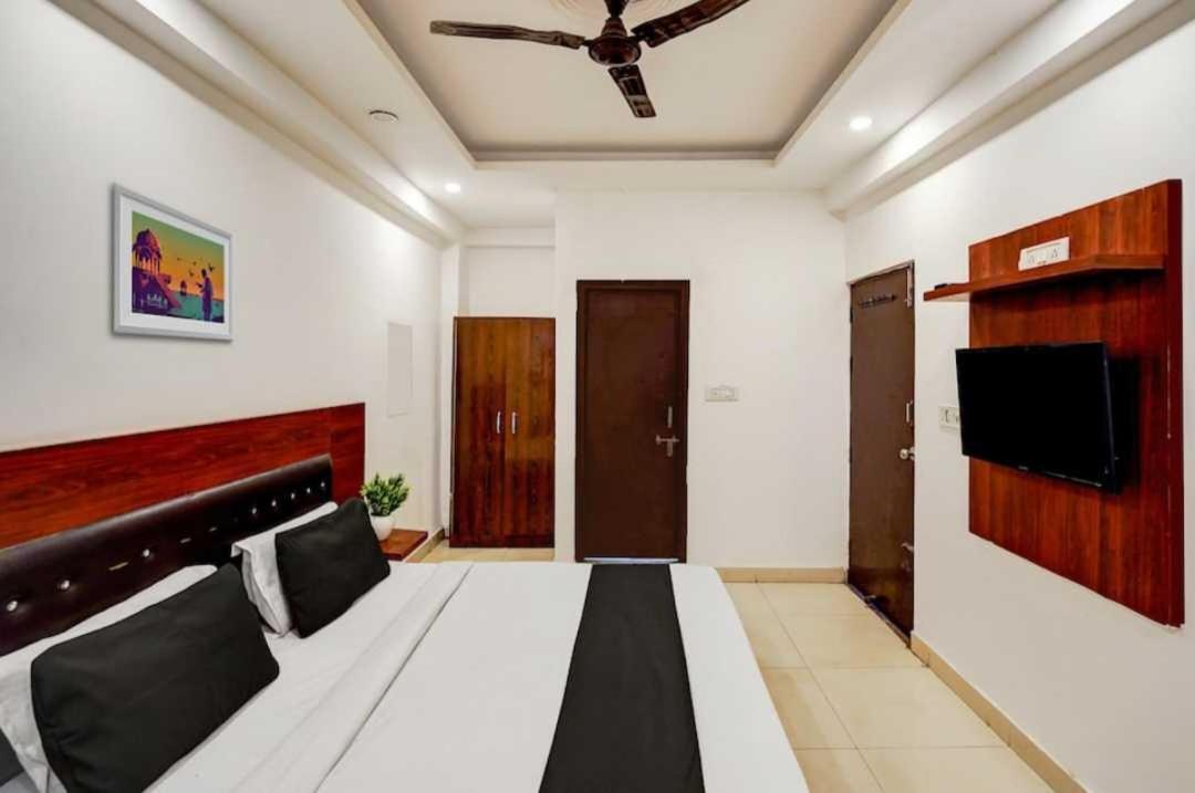 Hotel O Anshu B&B Neu-Delhi Exterior foto