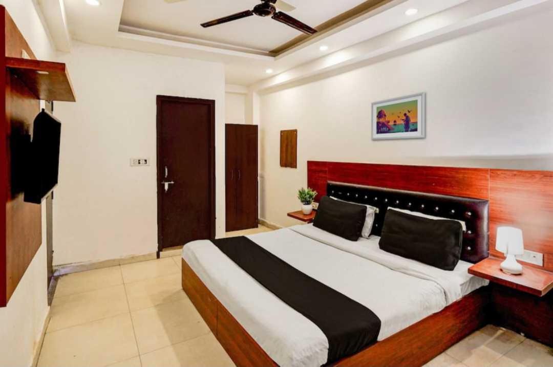 Hotel O Anshu B&B Neu-Delhi Exterior foto