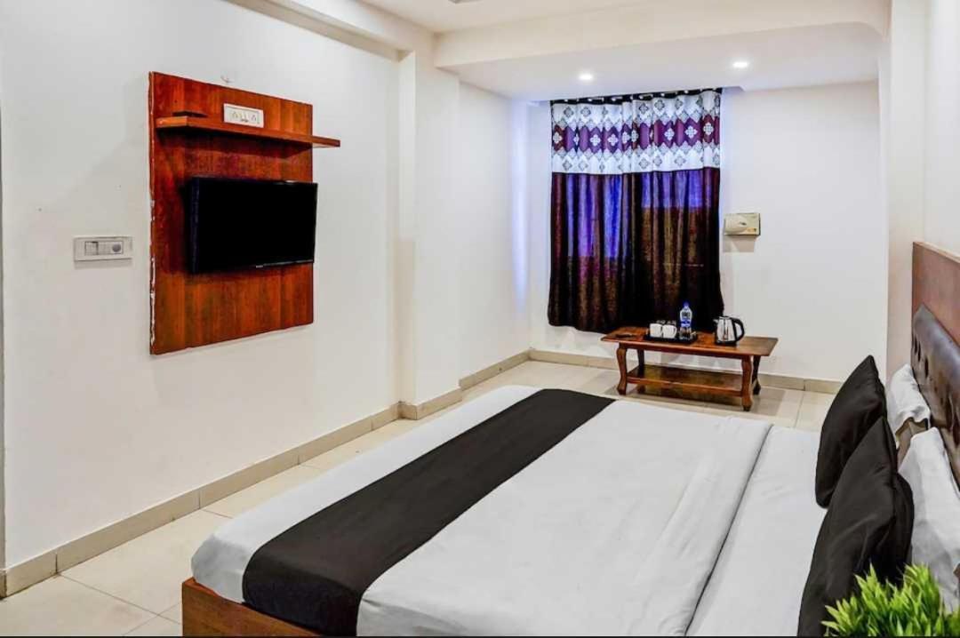 Hotel O Anshu B&B Neu-Delhi Exterior foto